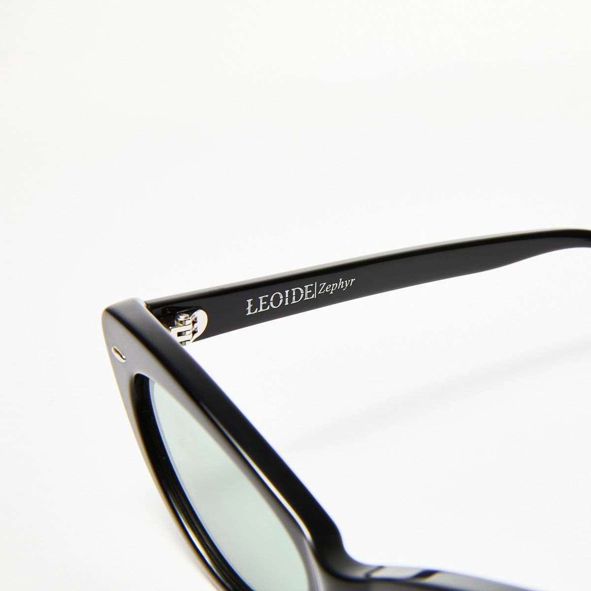 ZEPHYR - Black Polished Frames / Green Lens ŁEOIDE